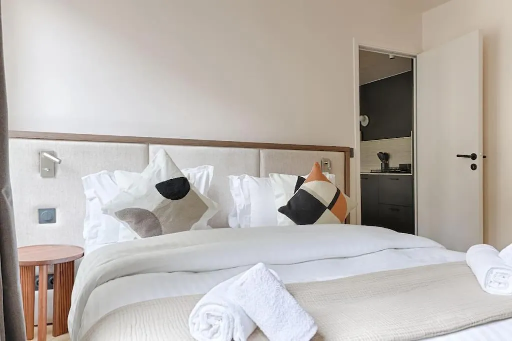 Mykeypers - Luxury & Design Flat 1Br/4P- Bastille contacts